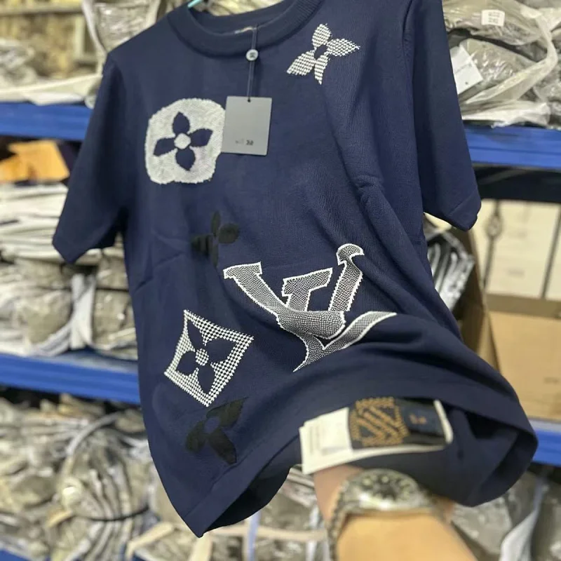 Louis Vuitton Light Luxury Short Sleeved T-shirt for Both Men and Women, Knitted Top with Half Sleeves