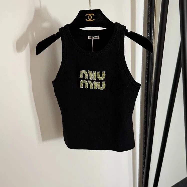 Early Spring Letter Heavy Industry Nail Knitted Slim Fit Thread Diamond Vest 25 Sweater