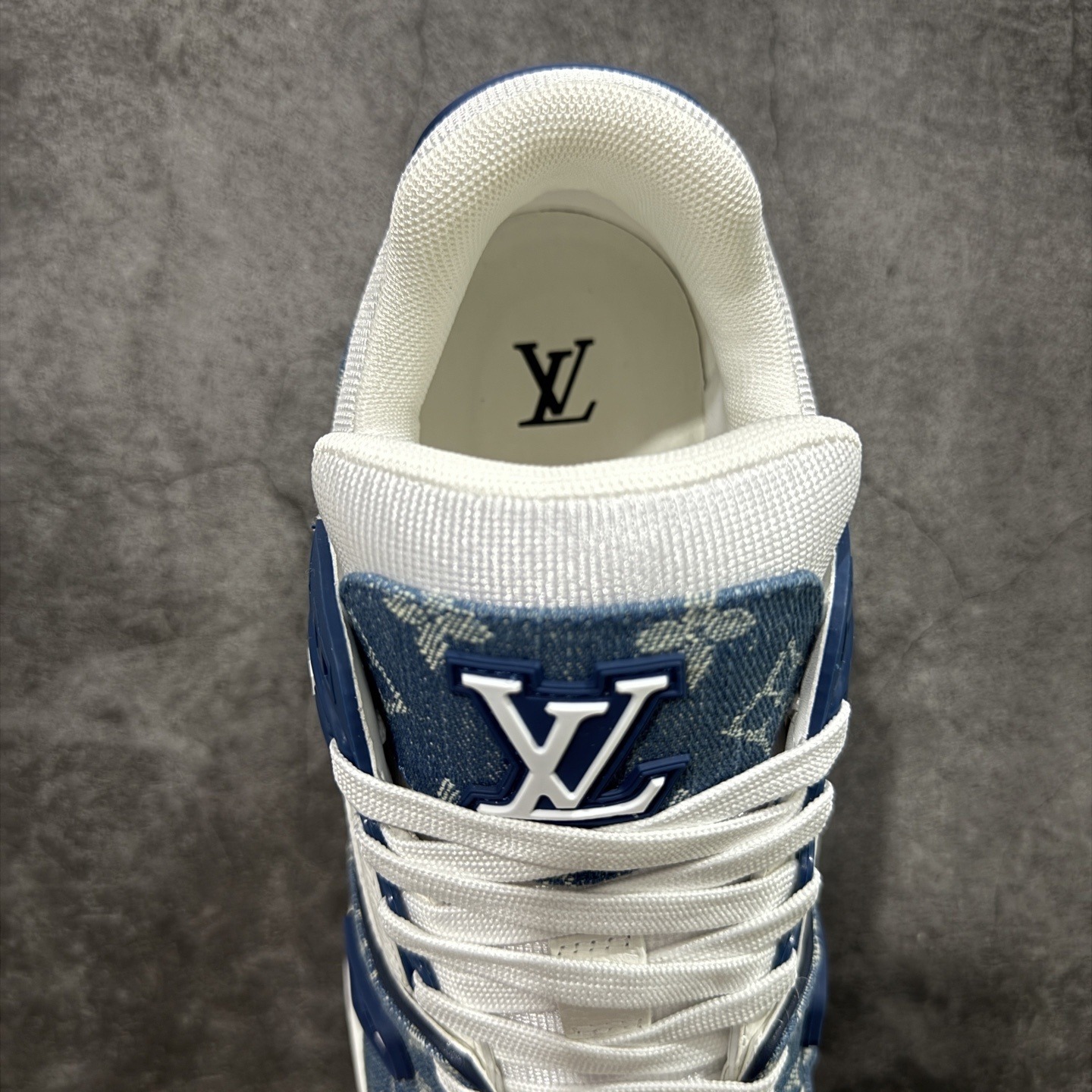 Louis Vuitton Trainer Sneaker T538001