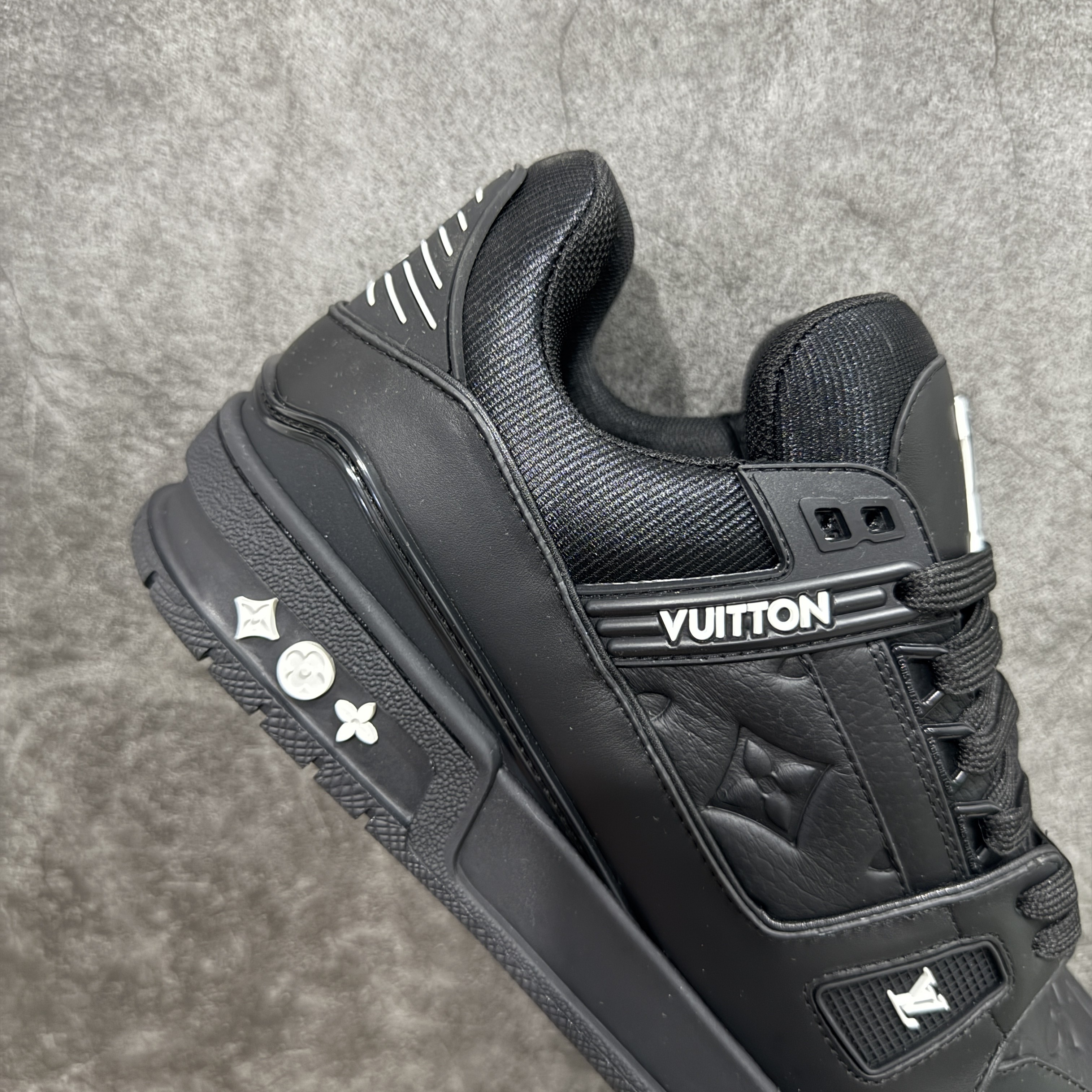 Louis Vuitton Trainer Sneaker T538007