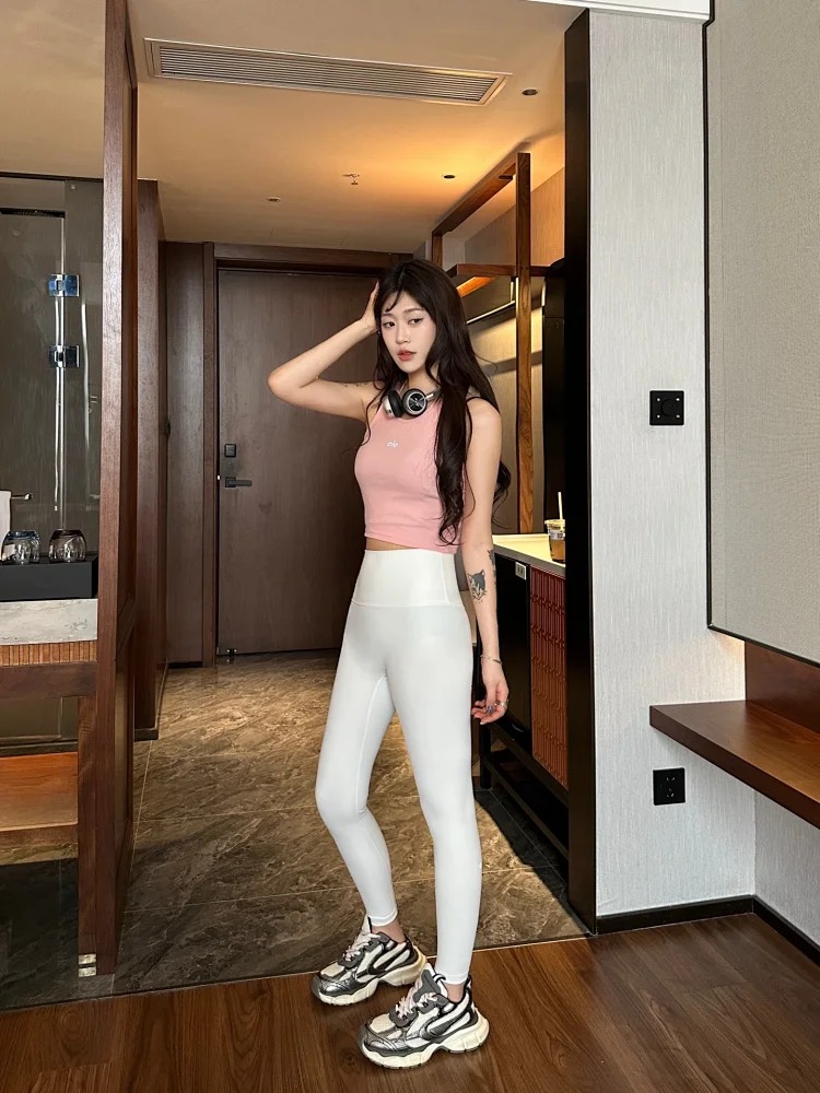 High-waisted Yoga Trousers, Hip-lifting, Tight-fitting Running Sports Outer Wear, Slimming Fitness Nine-point Leggings Pants