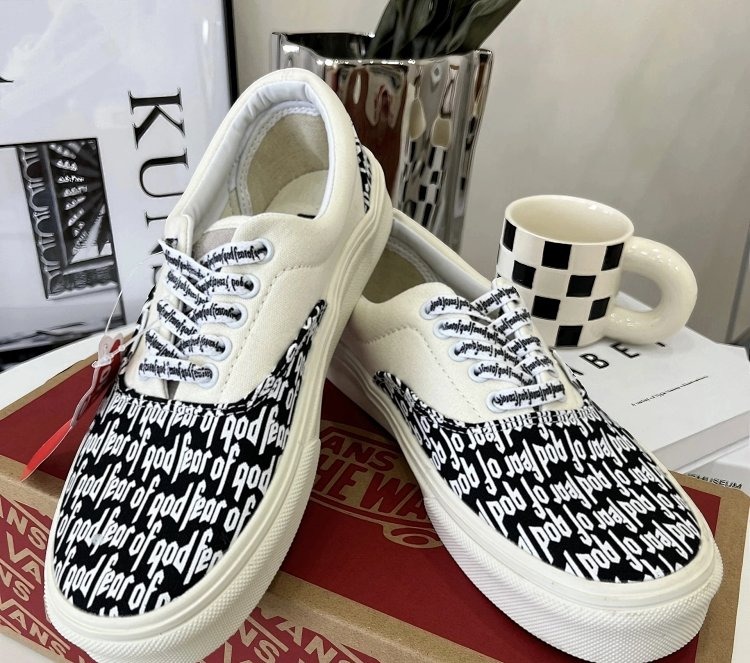 Wansi Board Shoes, One Foot Low Cut ShoesFear of God X Vans Era 95 Dx White Black Fog