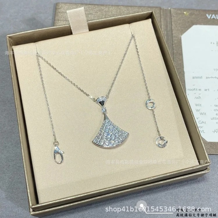 Full of Mother-of-pearl Chalcedony Red Double-layered Manufacturer's Necklace, Exquisitely Carved Jin Baoge Diamond