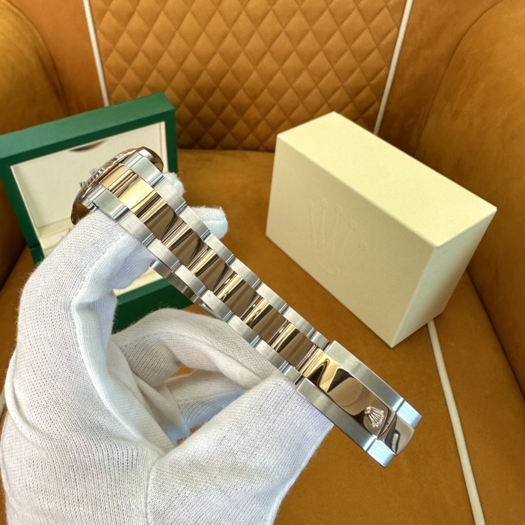 Rolex watch M126231-0044