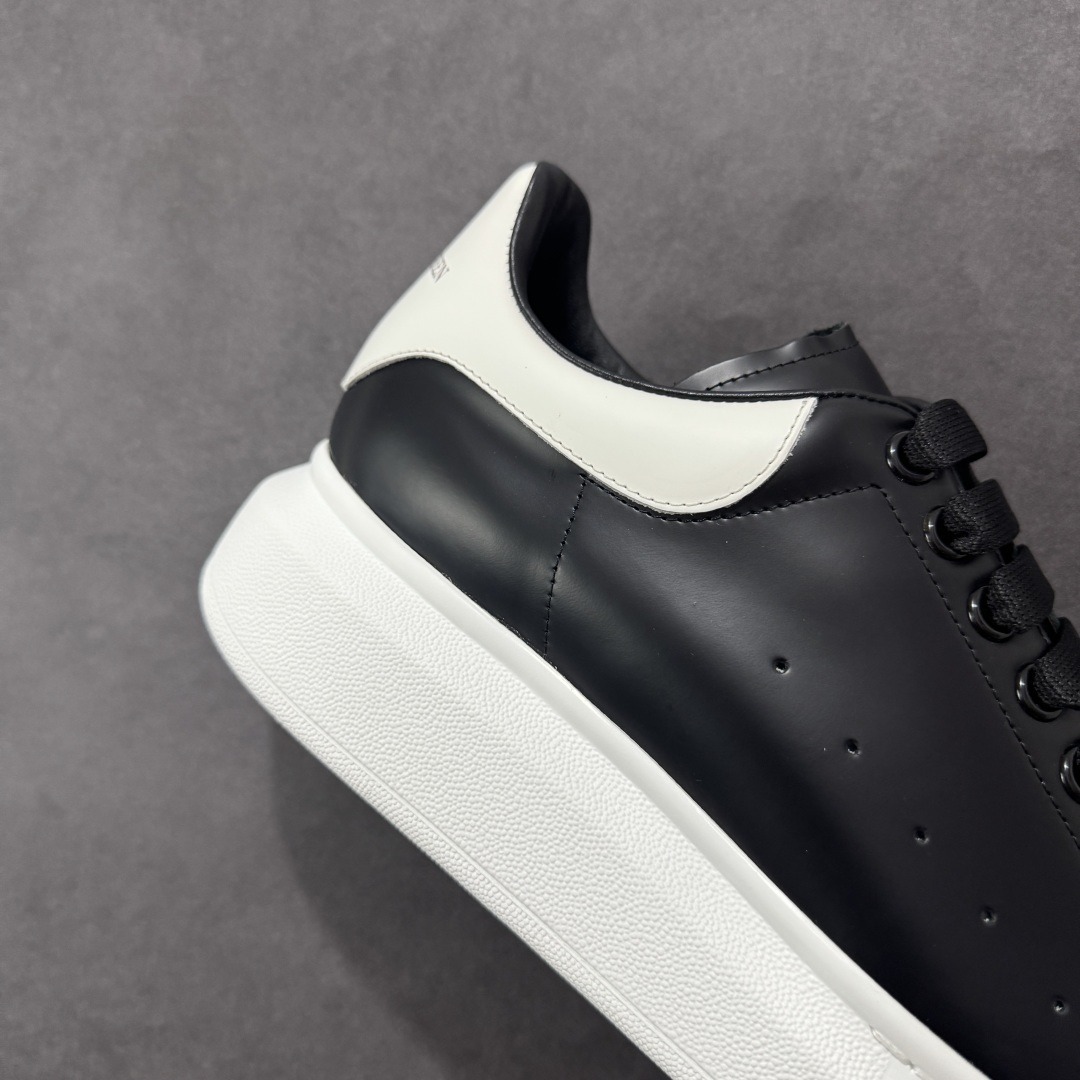 Alexander McQueen Sneaker SH528139
