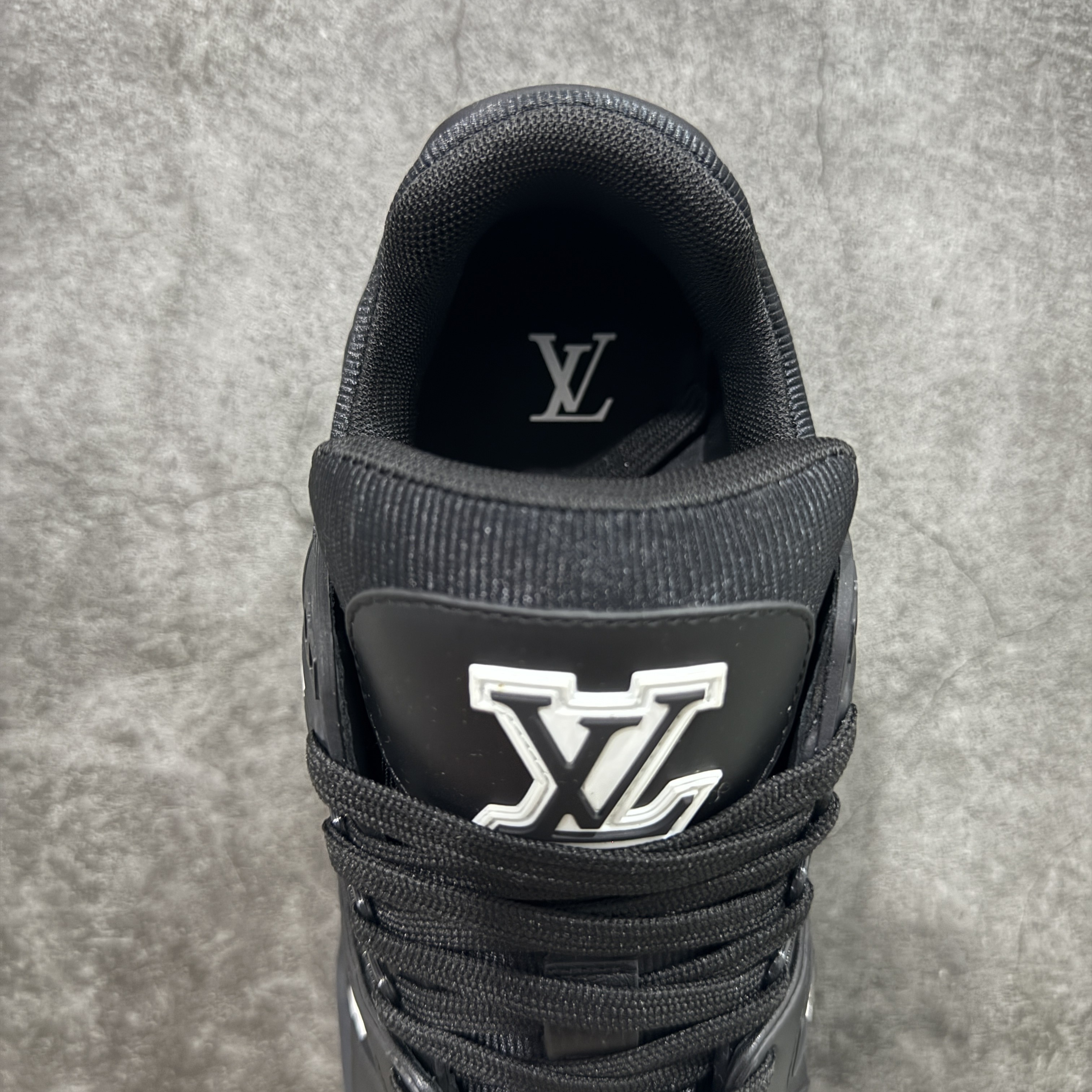 Louis Vuitton Trainer Sneaker T538007