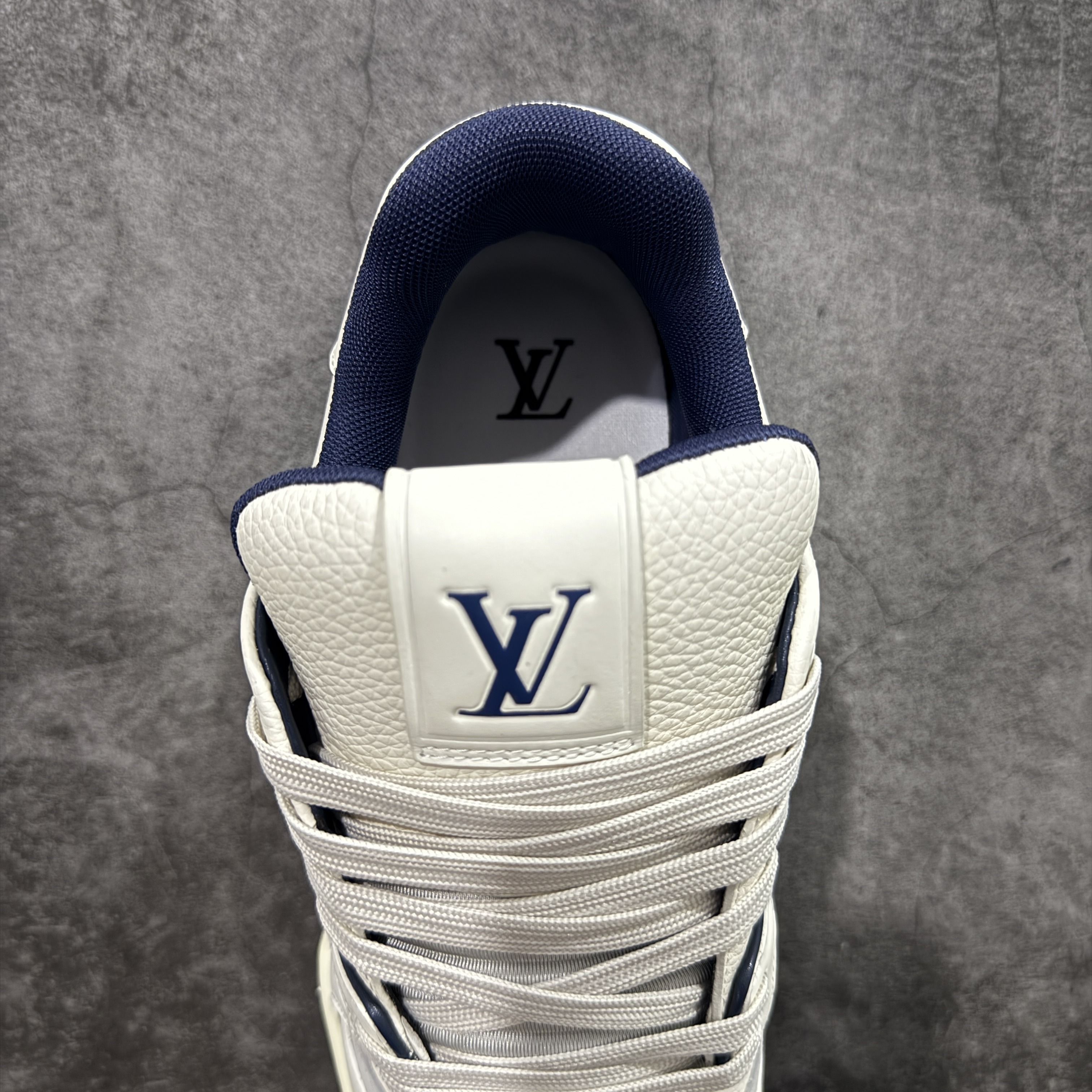 Louis Vuitton Trainer Sneaker T538006