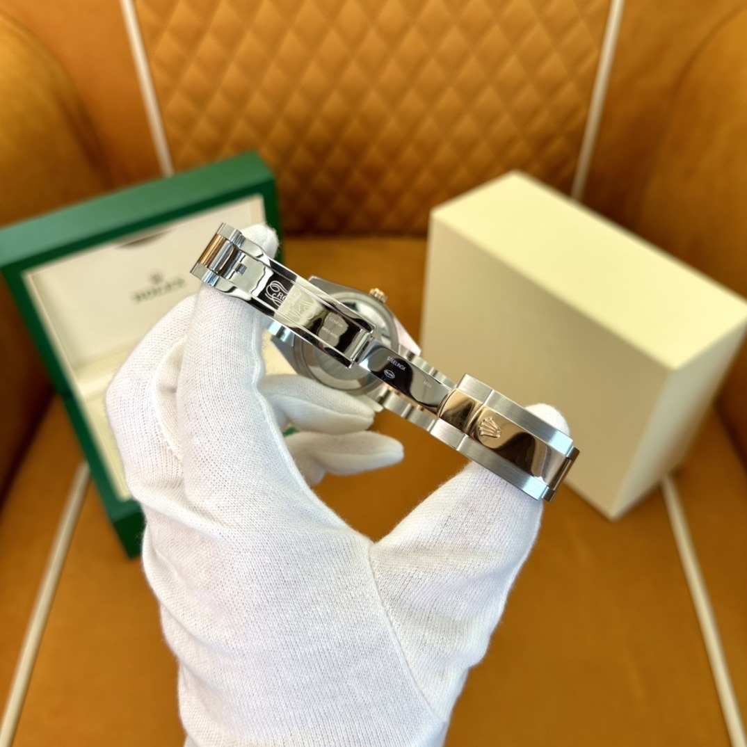 Rolex watch M126231-0044