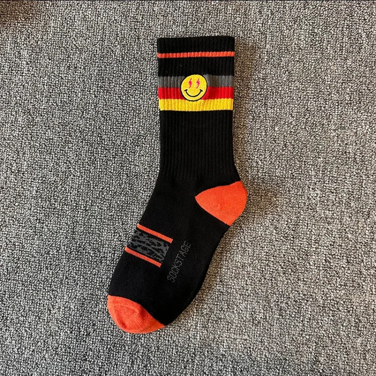 Smiley face embroidered socks street skateboard sports casual mid-calf cotton socks