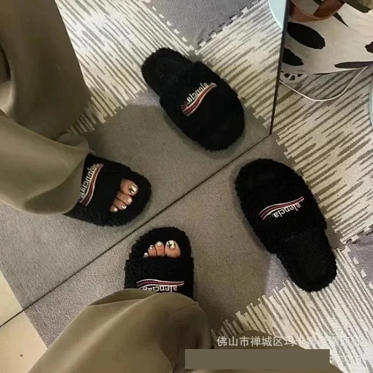 Women's furry slippers 2024 new style letter embroidered thick sole lamb