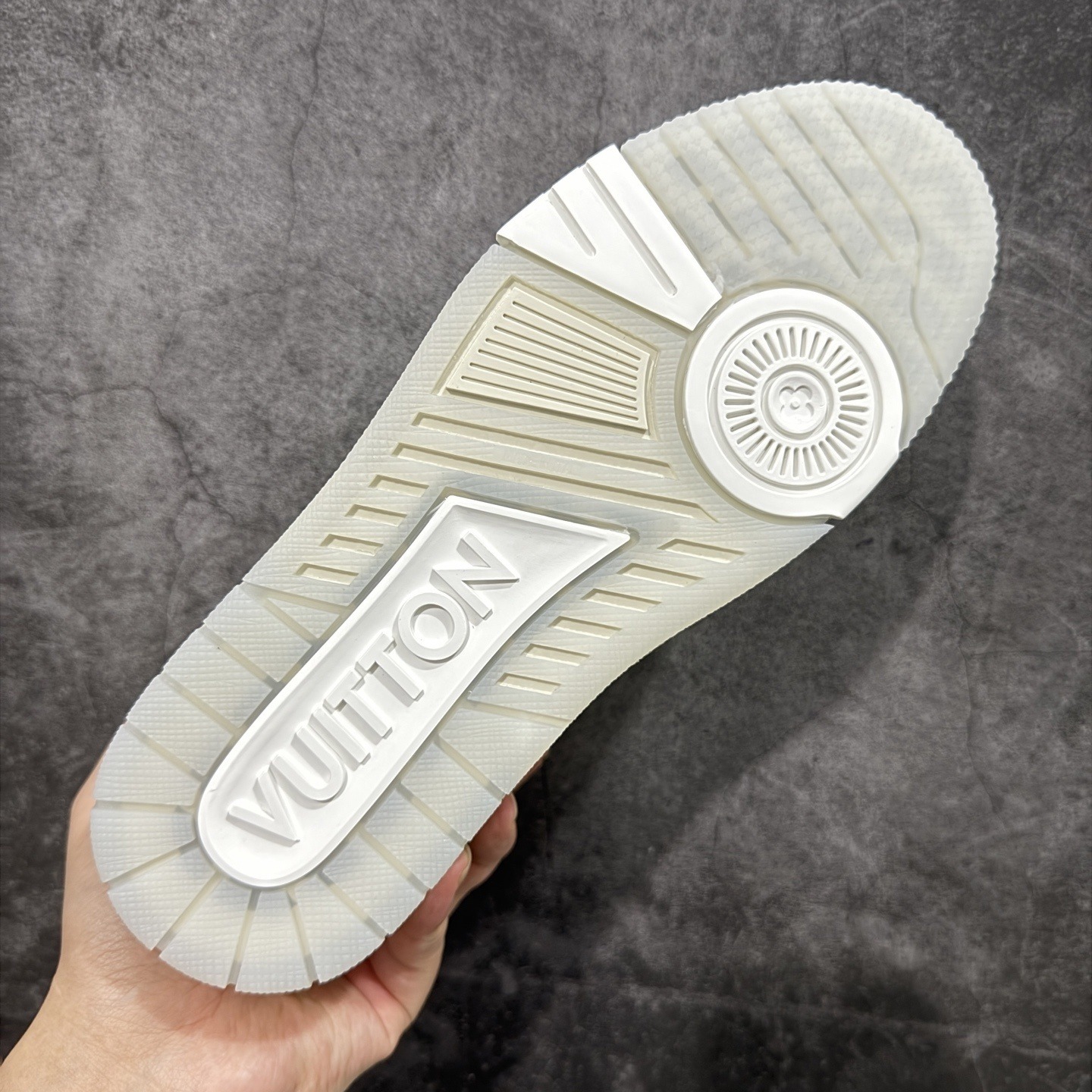 Louis Vuitton Trainer Sneaker T538002