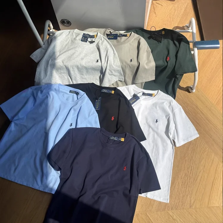 Versatile solid color classic cotton T-shirt with seven-color pony embroidery for couples
