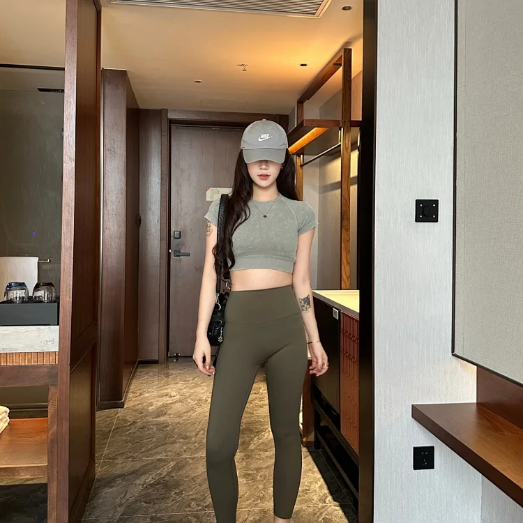 26 Summer high-waisted yoga trousers, hip-lifting, tight-fitting running sports outer wear, slimming fitness nine-point leggings *No quality problems, no reason to return