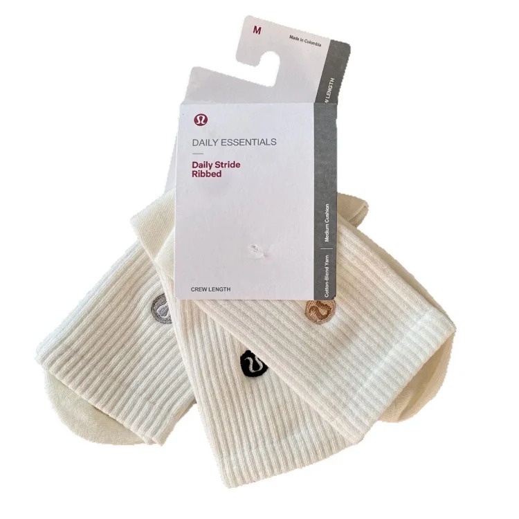 Lululemon Lulu Lulu Embroidered Logo Four Seasons Mid-high-high Solid Color Socks Three Pairs of