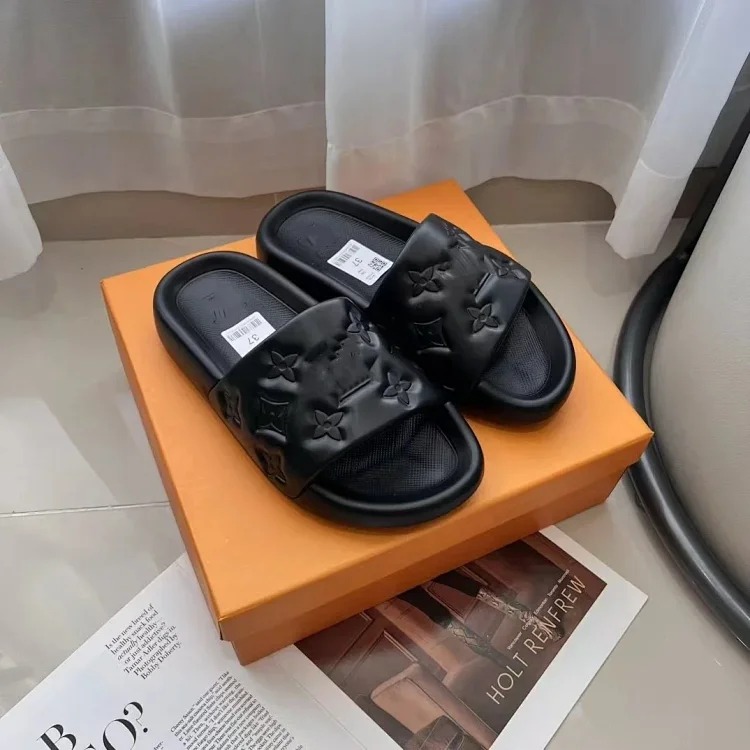 Letter embossed slippers for men and women, flat, non-slip, versatile