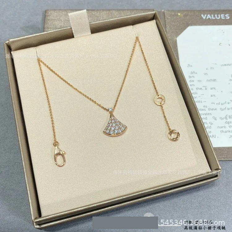 Full of mother-of-pearl chalcedony red double-layered manufacturer's necklace, exquisitely carved Jin Baoge diamond white fan-shaped small skirt fan *No quality problems, no reason to return