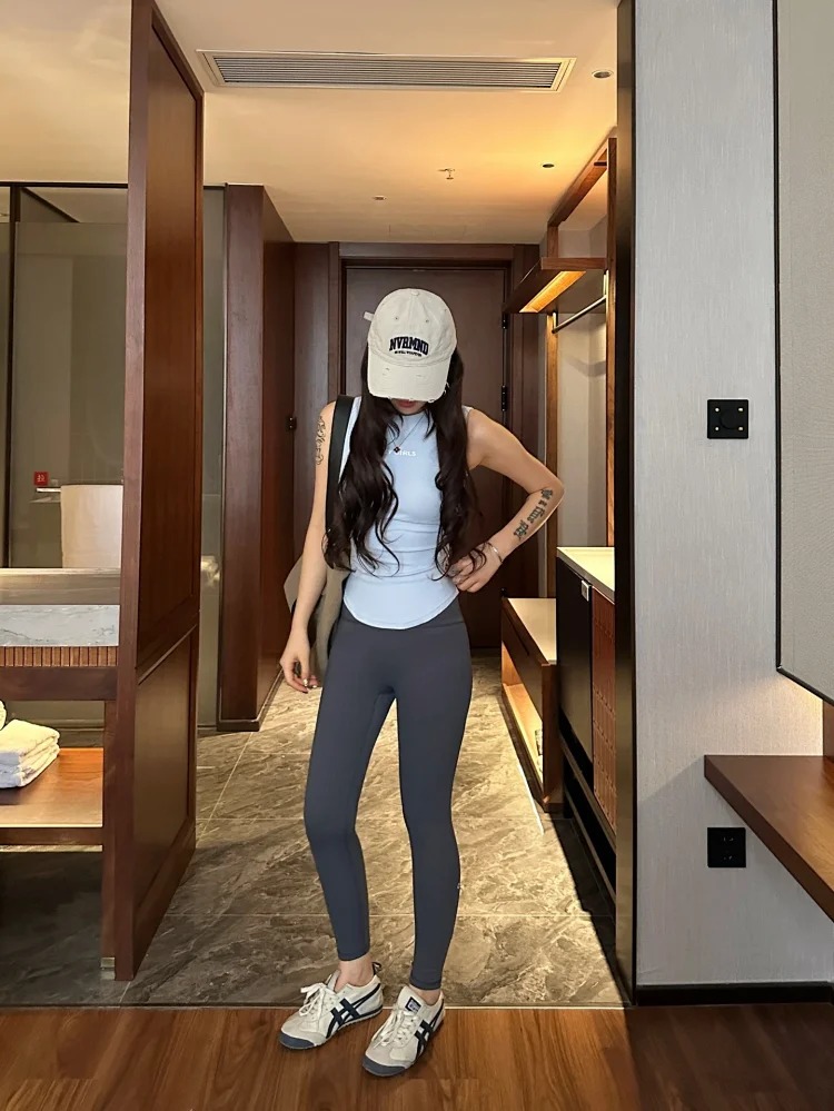 High-waisted Yoga Trousers, Hip-lifting, Tight-fitting Running Sports Outer Wear, Slimming Fitness Nine-point Leggings Pants
