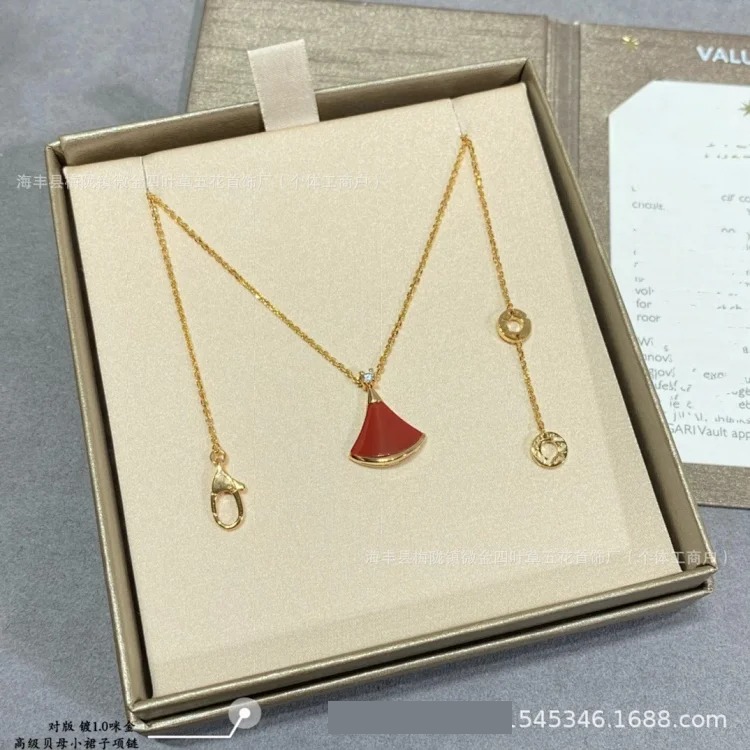 Full of Mother-of-pearl Chalcedony Red Double-layered Manufacturer's Necklace, Exquisitely Carved Jin Baoge Diamond