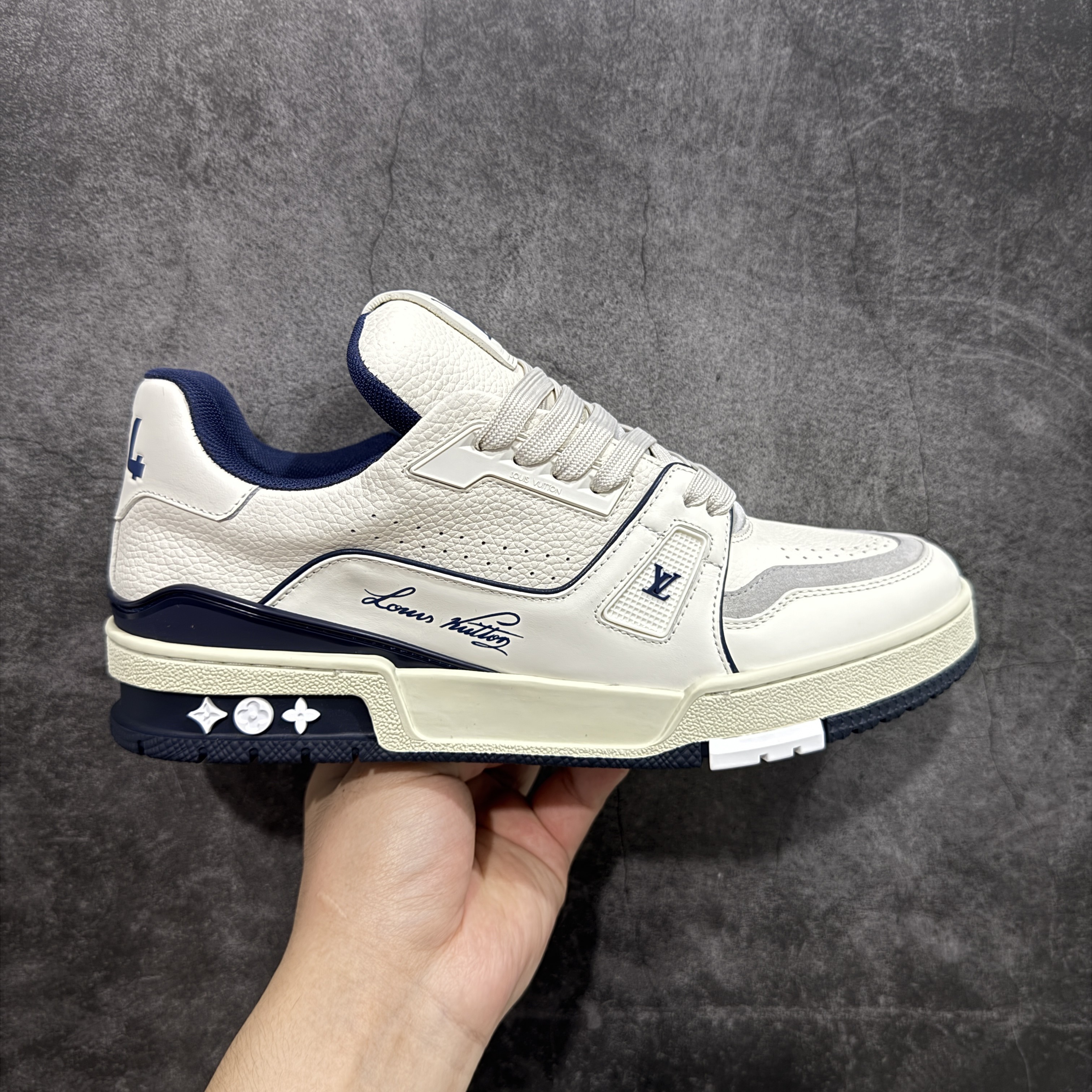 Louis Vuitton Trainer Sneaker T538006