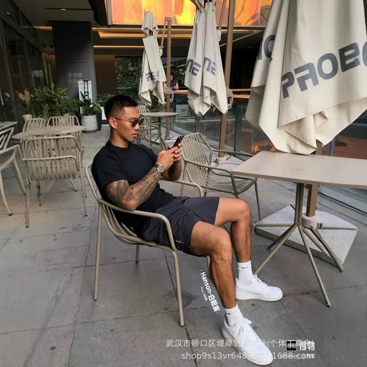 Comfortable, soft and breathable casual shorts with zipper pockets