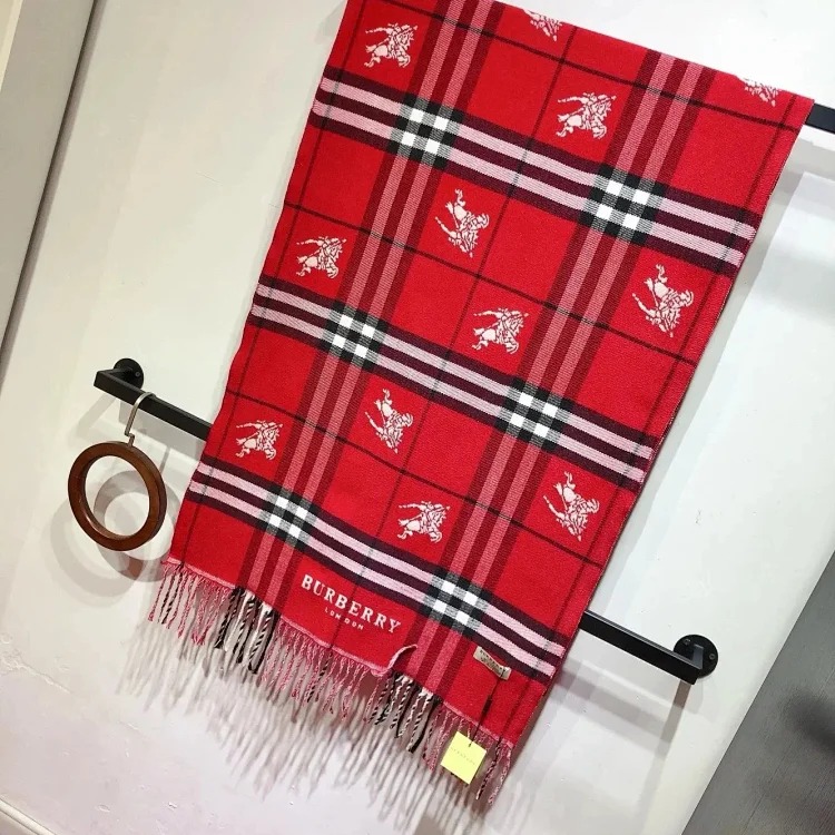 Autumn and winter fashionable and versatile light luxury scarf 01 (no after-sales service for more than 7 days)