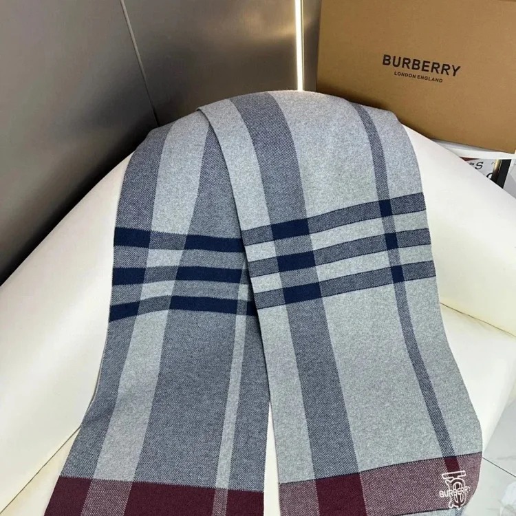 Autumn and winter fashionable and versatile light luxury scarf 01 (no after-sales service for more than 7 days)