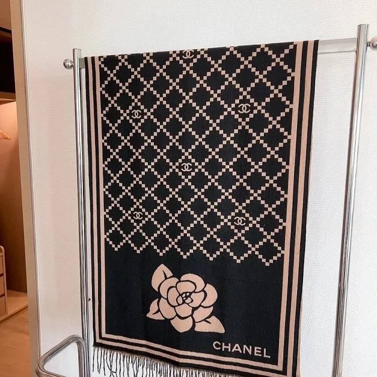 Autumn and winter fashionable and versatile light luxury scarf 01 (no after-sales service for more than 7 days)