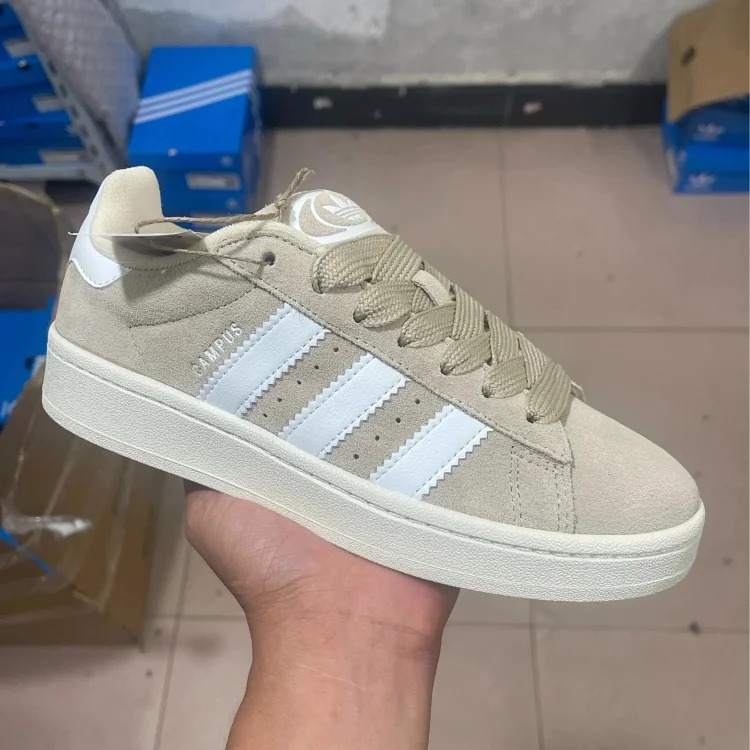 1013 AD 经典复古休闲板鞋 HQ8708 product image