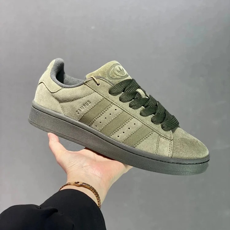 1013 AD 经典复古休闲板鞋 HQ8708 product image