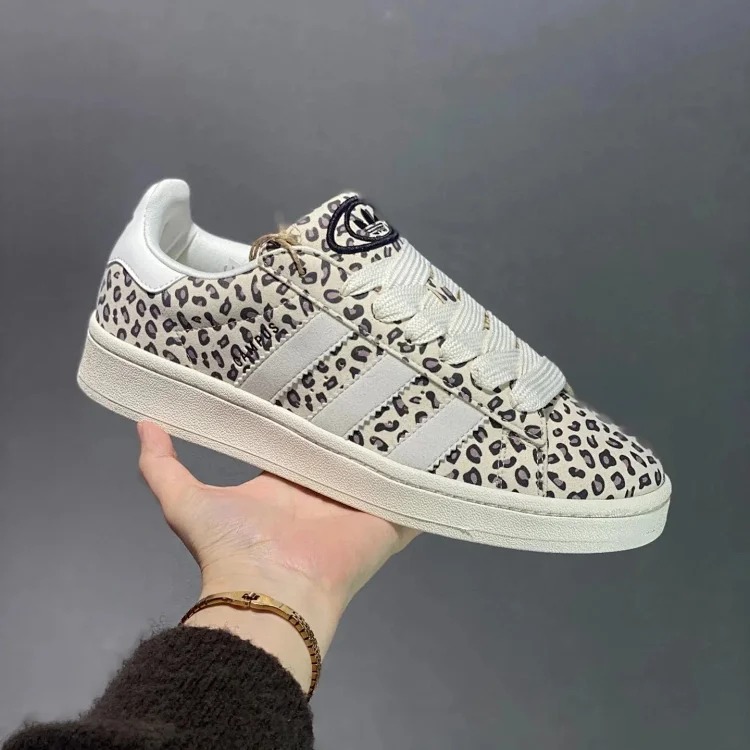 1013 AD 经典复古休闲板鞋 HQ8708 product image