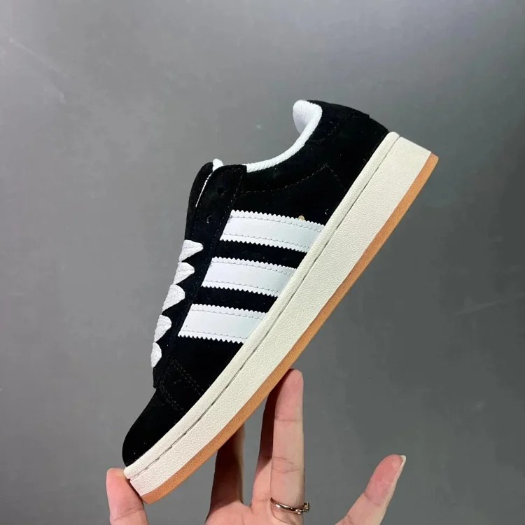 1013 AD 经典复古休闲板鞋 HQ8708 product image