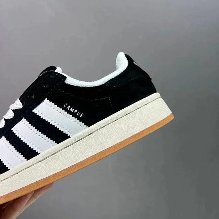 1013 AD 经典复古休闲板鞋 HQ8708 product image
