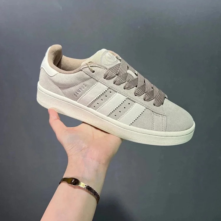 1013 AD 经典复古休闲板鞋 HQ8708 product image