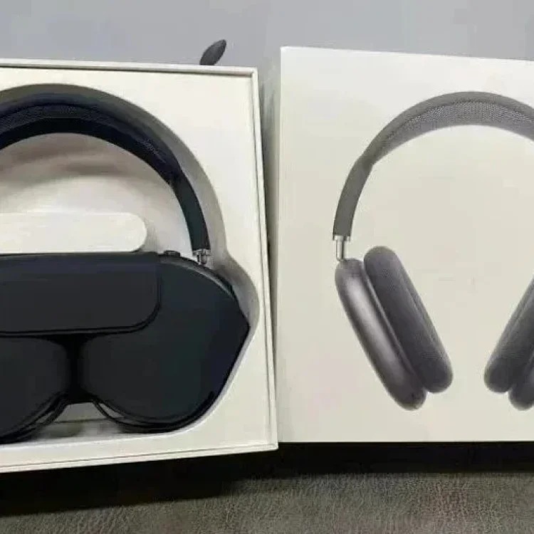A-Max (Black) with noise reduction product image