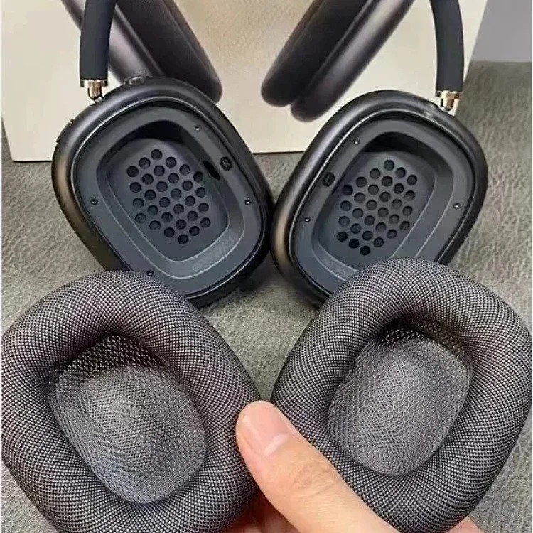 A-Max (Black) with noise reduction product image