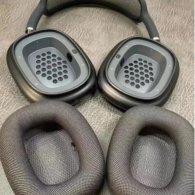 A-Max (Black) with noise reduction product image