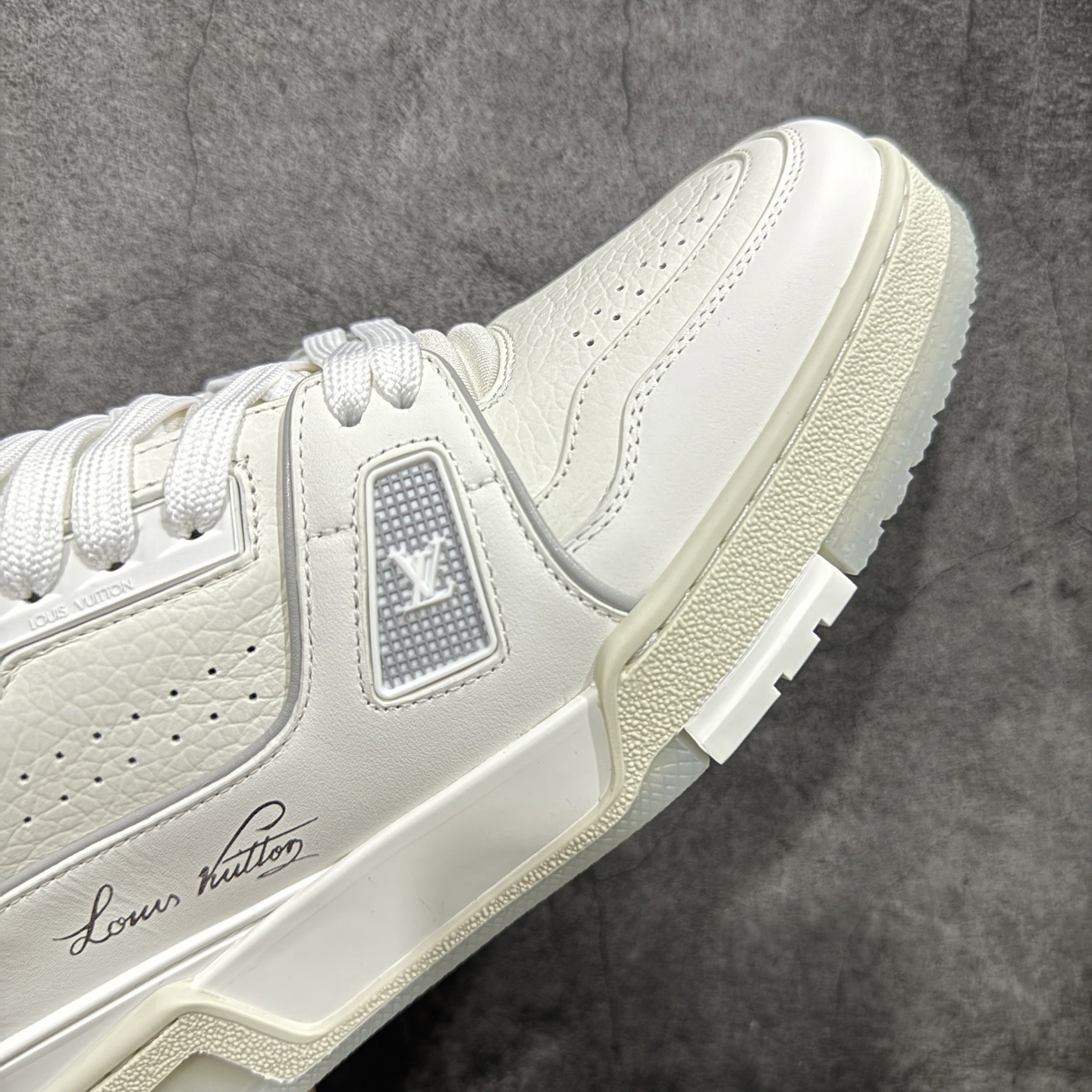 Louis Vuitton Trainer Sneaker T538002