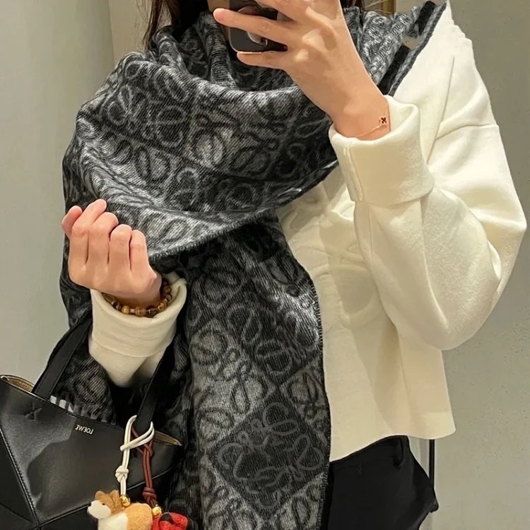 New embroidered Luojia high-end checkerboard jacquard scarf warm shawl autumn and winter versatile unisex