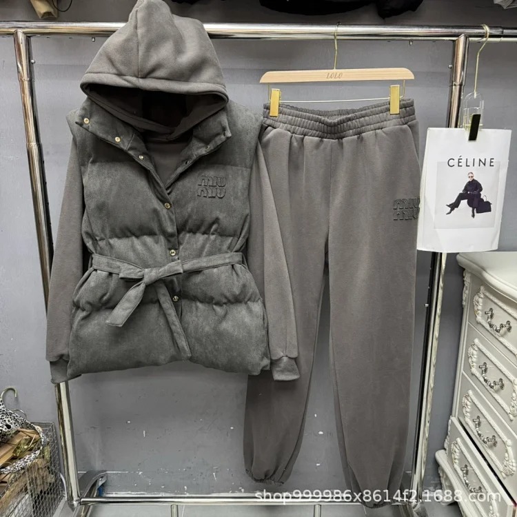 Three-piece Set of Vest, Versatile for + Fleece Sweatshirt 24 Casual + Suede