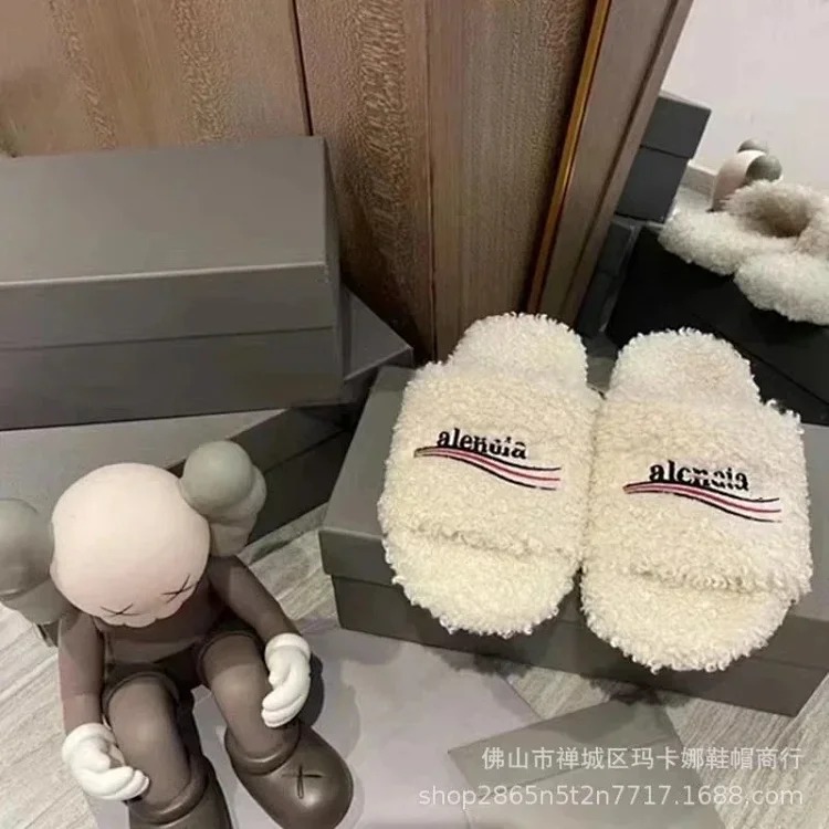 Women's furry slippers 2024 new style letter embroidered thick sole lamb