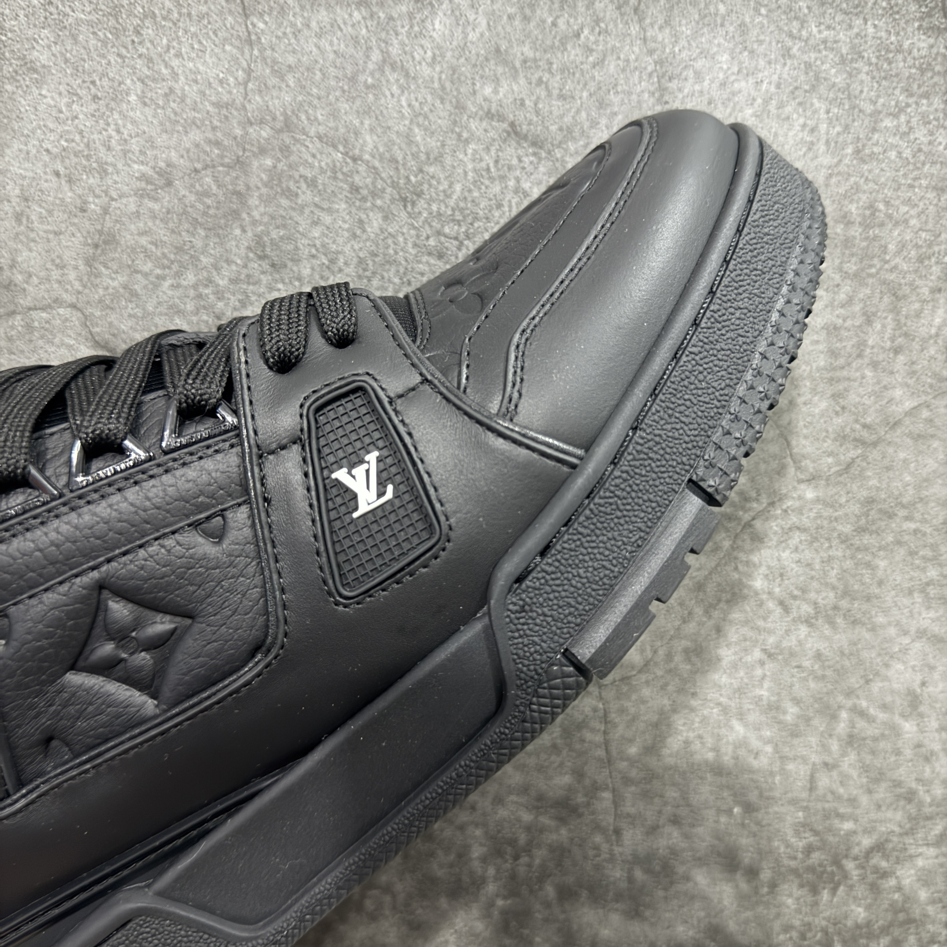 Louis Vuitton Trainer Sneaker T538007