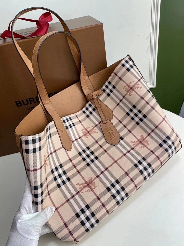 Burberry Classic Double Sided Shopping Bag Lightweight Large Capacity Handbag Tote Bag Women's