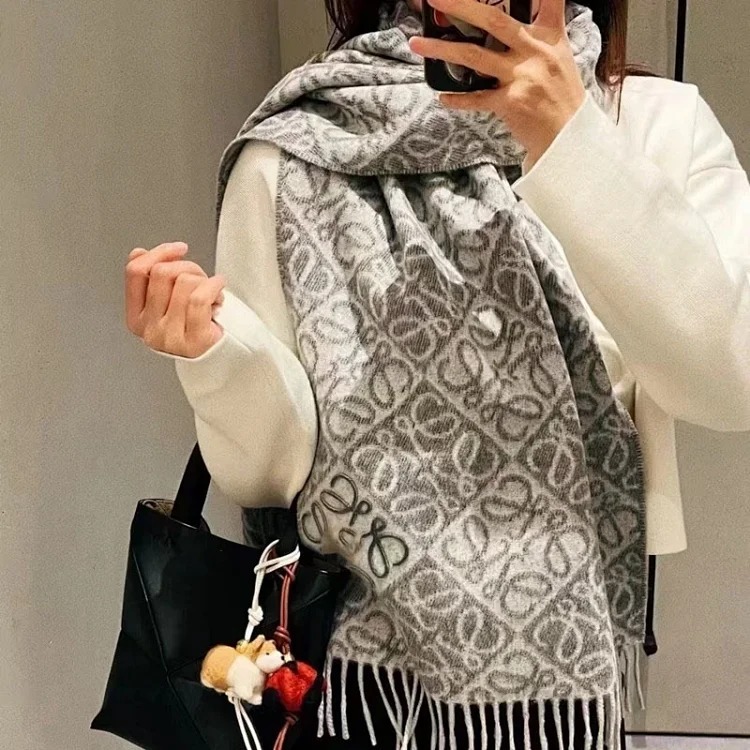 New embroidered Luojia high-end checkerboard jacquard scarf warm shawl autumn and winter versatile unisex