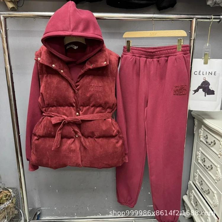 Three-piece Set of Vest, Versatile for + Fleece Sweatshirt 24 Casual + Suede