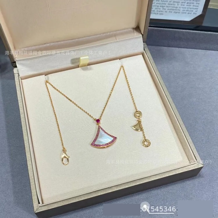 Full of Mother-of-pearl Chalcedony Red Double-layered Manufacturer's Necklace, Exquisitely Carved Jin Baoge Diamond
