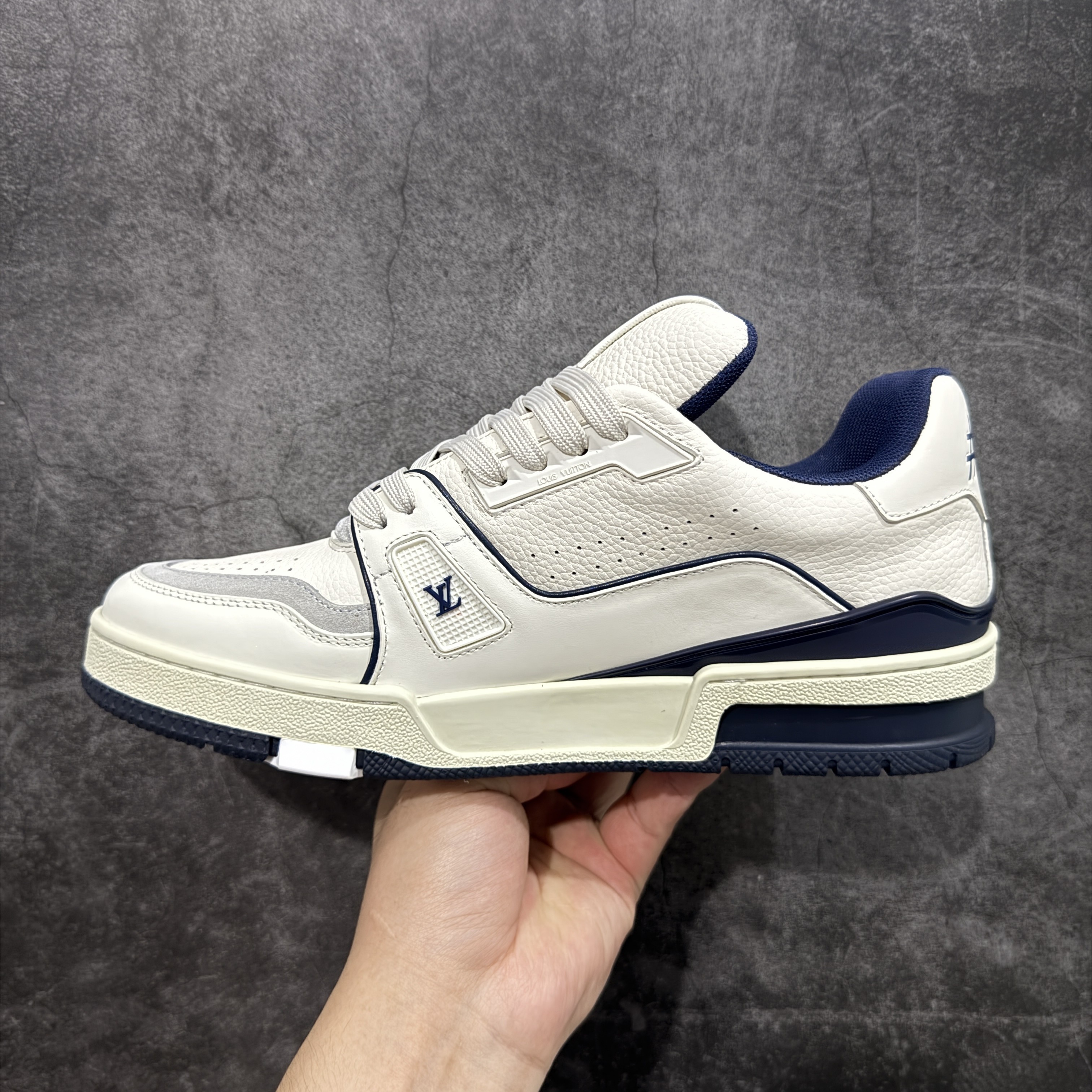 Louis Vuitton Trainer Sneaker T538006