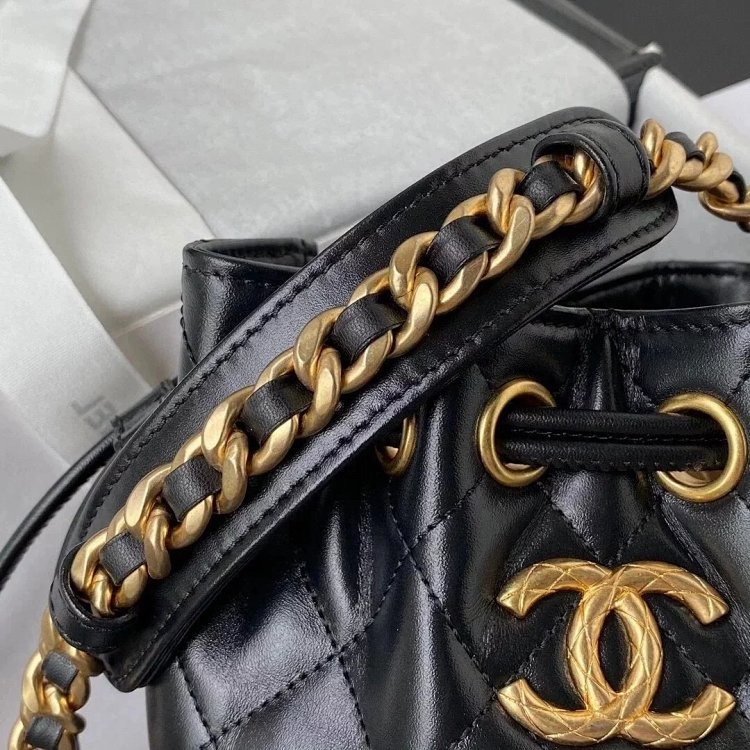 Chanel Retro Smooth Leather Drawstring Bucket Bag AS2716 Cross Carrying Women's Bag AS2716