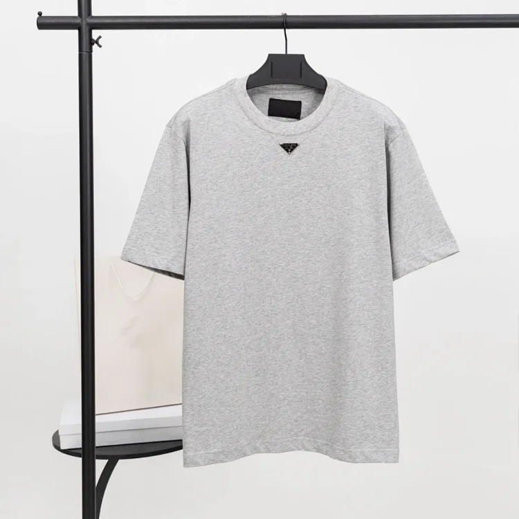 Metal triangle logo series style P short-sleeved T-shirts for men and women