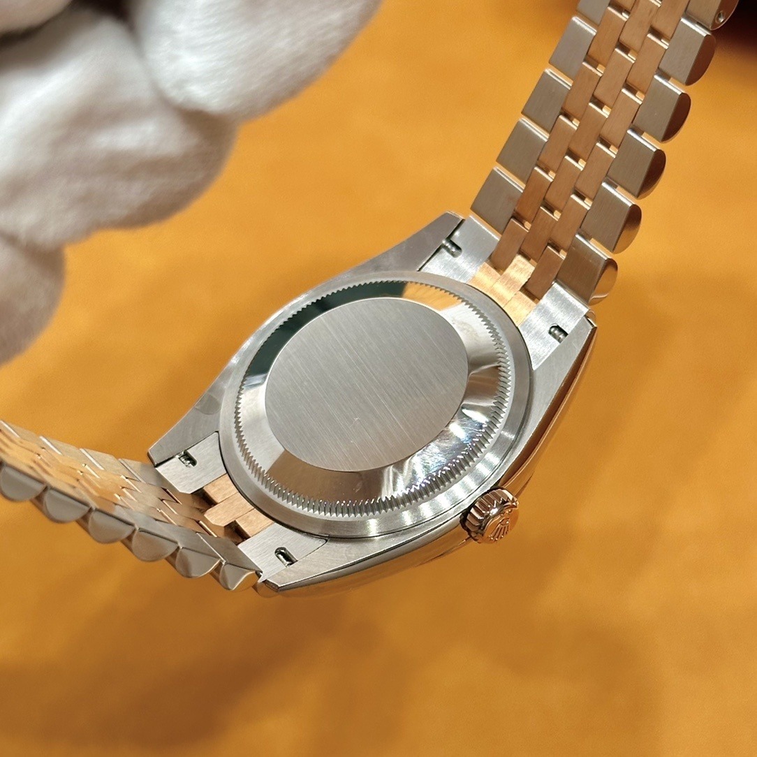 Rolex watch m126221-001