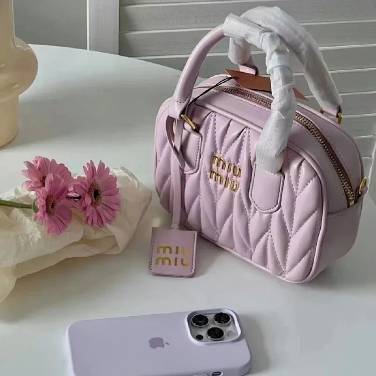 miu lambskin pleated bowling ball Boston daughter carries a small square bag versatile one-shoulder cross-body for women
